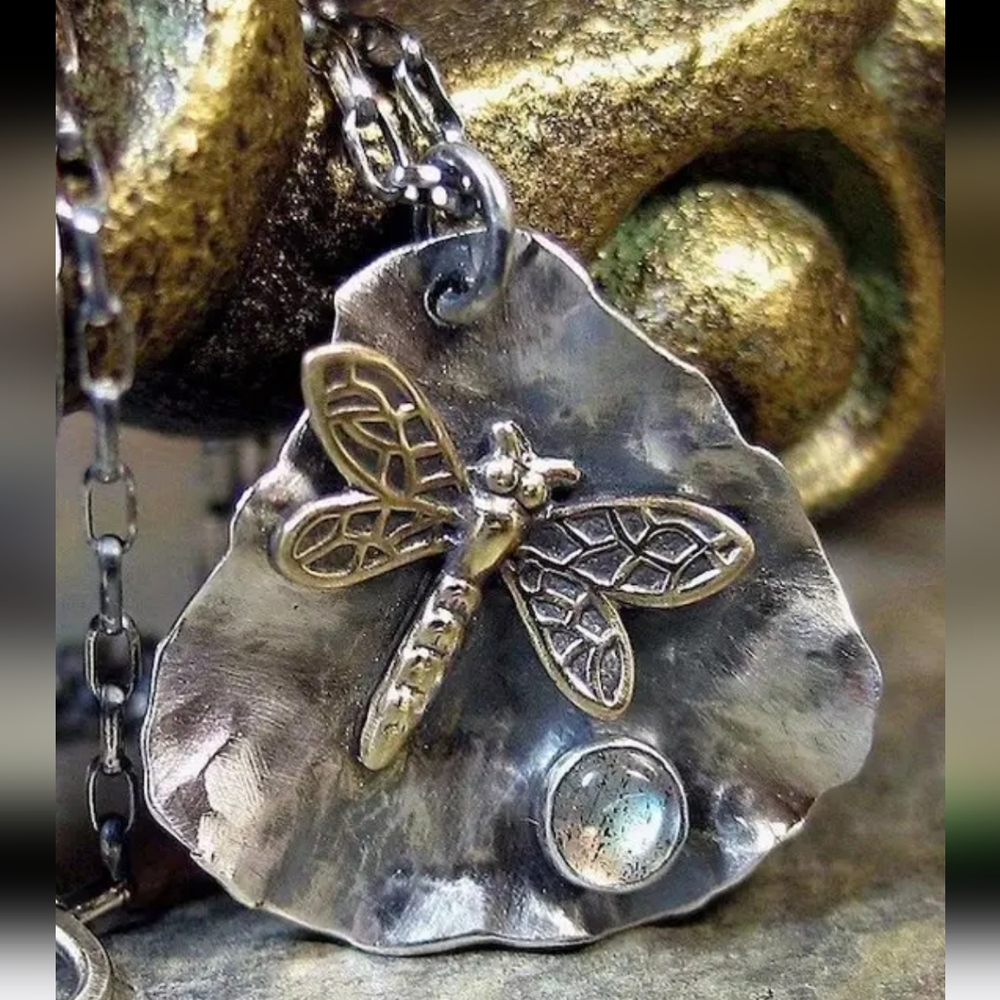 Dragonfly  Bling Necklace Beautiful  Lab Created Gem